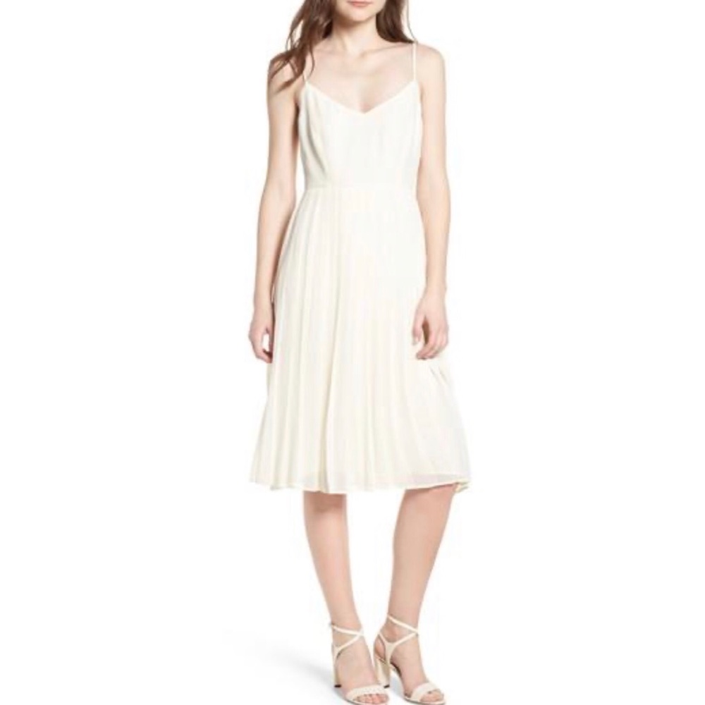 (NWT) Cupcakes & Cashmere Pleated Midi Dress